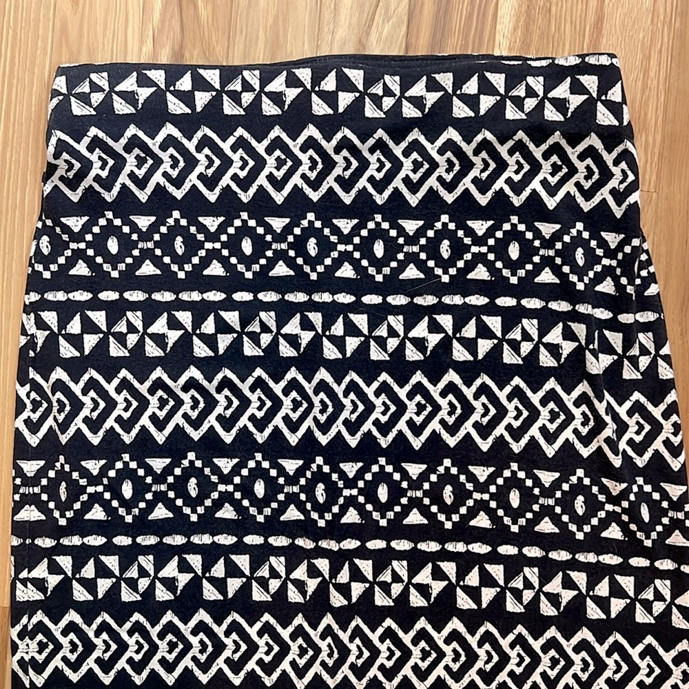 LOFT Blue and White Geometric Column Skirt - Picture 3 of 5